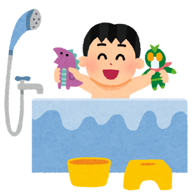 お風呂で遊ぶ男の子