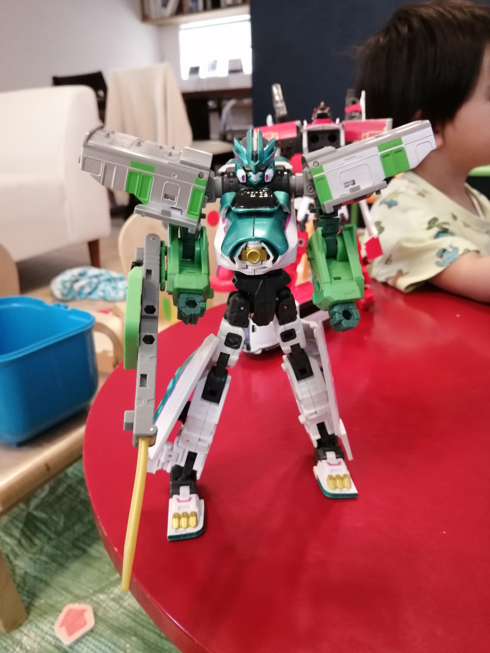 シンカリオンブームが我が家にも パパがはやぶさ こまちのｚ合体２つ買っちゃった みうの好き語り